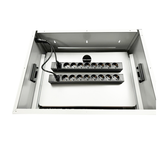 Bravour BRVD16 Ladeschrank für 16 mobile Geräte bis zu 17 Zoll - Weiß - Steckdose