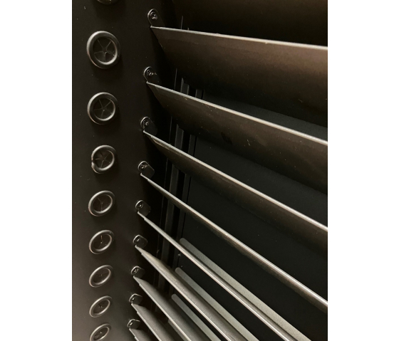 SLC30S Smartphone-Fächerschrank mit Ladefunktion für 30 Telefone - Steckdosenleiste